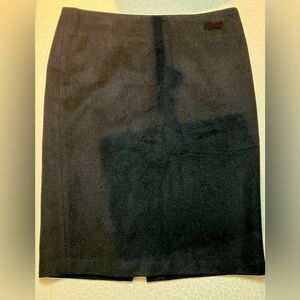 Lord & Taylor | ladies classic black wool pencil skirt. Size: 10